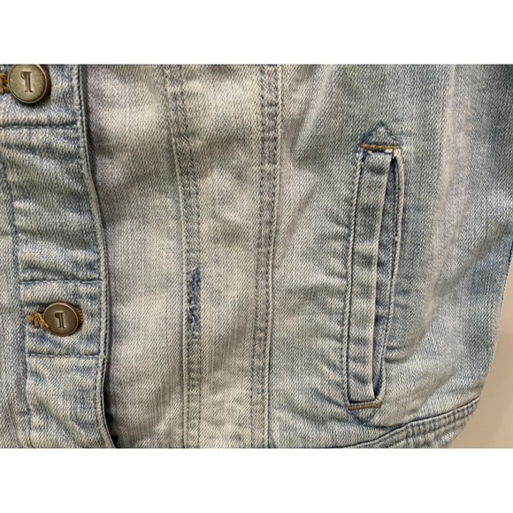 Light Wash Denim vest Button Front Cropped Style Women - Picture 4 of 17